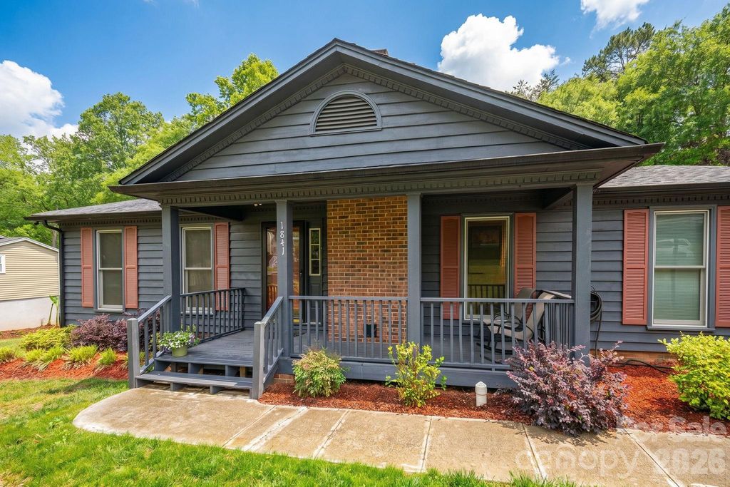 1841 Oak Hollow Road, Gastonia, NC 28054