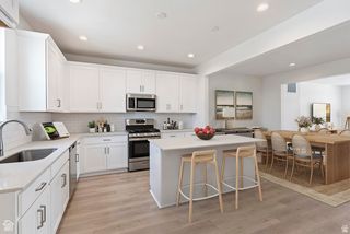 11022 S LAKE RUN RD #144, South Jordan, UT 84009
