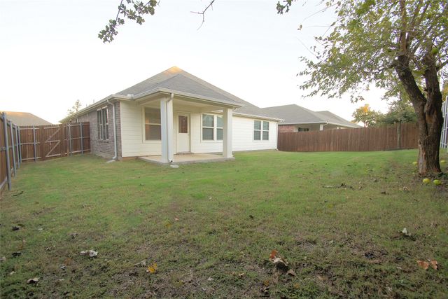 767 Hawthorne Lane, Lake Dallas, TX 75065