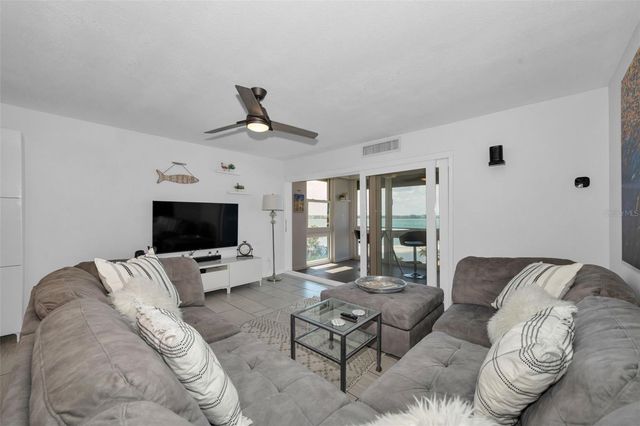 855 BAYWAY BOULEVARD 708, Clearwater Beach, FL 33767