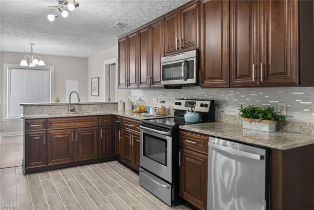 426 Berkshire TER, Hampton, VA 23605