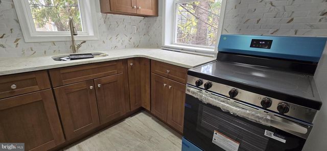 1411 W LOUDON ST, Philadelphia, PA 19141