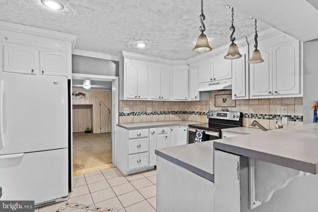 328 N SPRING ST, Middletown, PA 17057