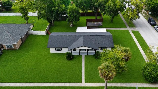 2390 NORTHLAND ROAD, Mount Dora, FL 32757