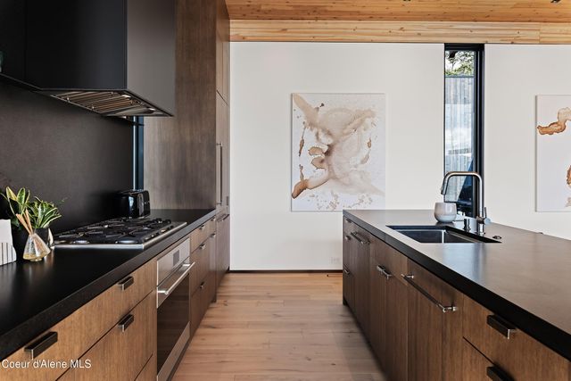 5 Crystal Springs Rd, Sandpoint, ID 83864