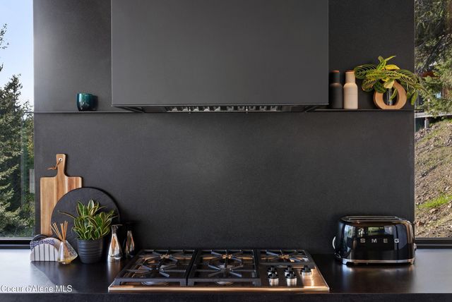 5 Crystal Springs Rd, Sandpoint, ID 83864