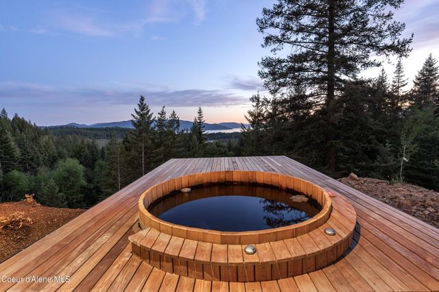 5 Crystal Springs Rd, Sandpoint, ID 83864