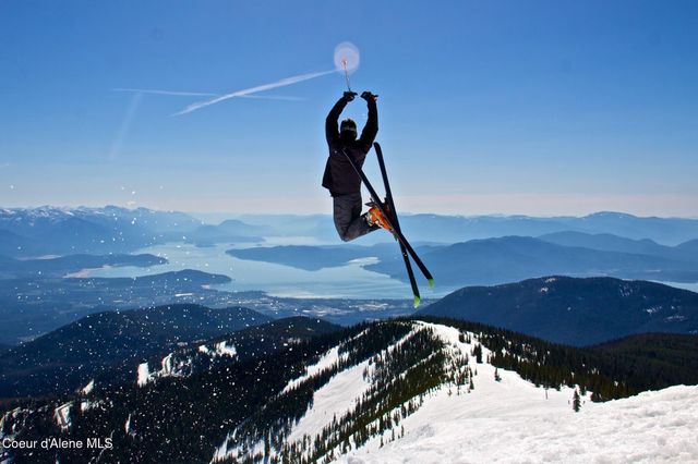 5 Crystal Springs Rd, Sandpoint, ID 83864