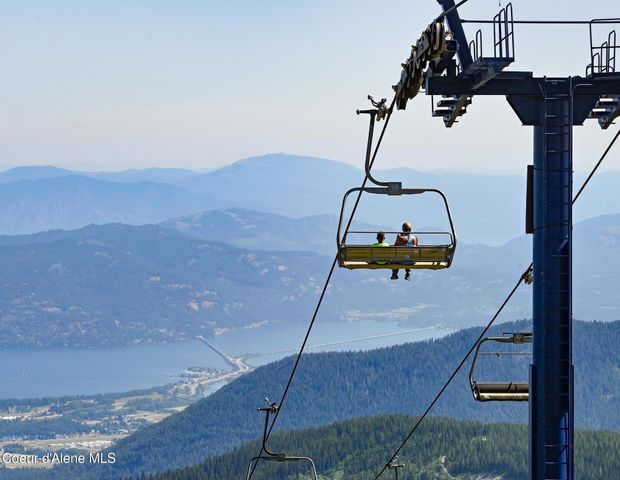 5 Crystal Springs Rd, Sandpoint, ID 83864