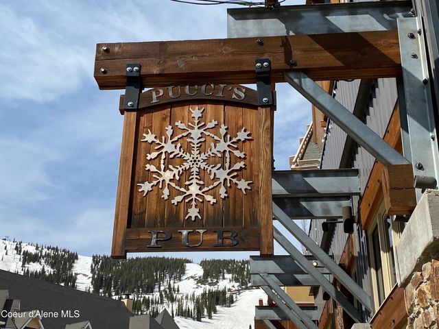 5 Crystal Springs Rd, Sandpoint, ID 83864