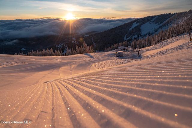 5 Crystal Springs Rd, Sandpoint, ID 83864