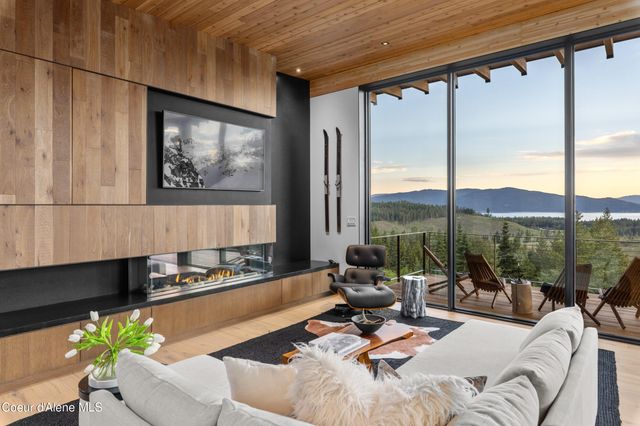 5 Crystal Springs Rd, Sandpoint, ID 83864