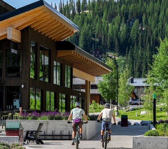 5 Crystal Springs Rd, Sandpoint, ID 83864