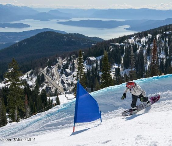 5 Crystal Springs Rd, Sandpoint, ID 83864