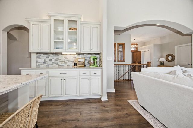 S84W33185 Brown Bear LANE, Mukwonago, WI 53149