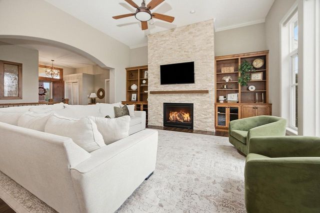 S84W33185 Brown Bear LANE, Mukwonago, WI 53149