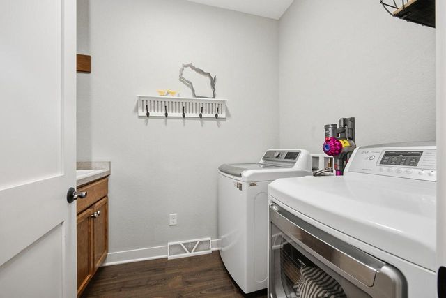 S84W33185 Brown Bear LANE, Mukwonago, WI 53149