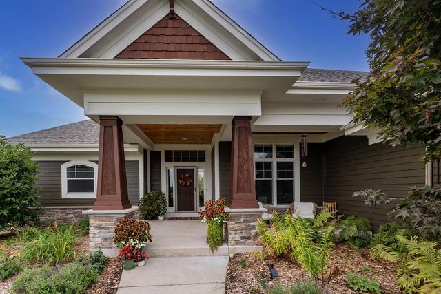 S84W33185 Brown Bear LANE, Mukwonago, WI 53149