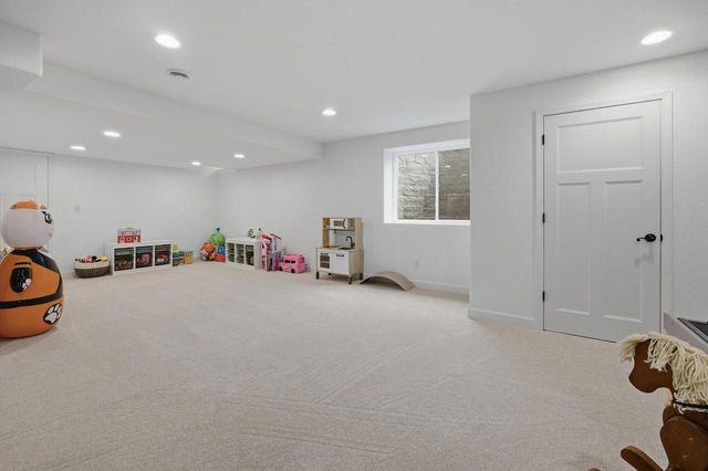 S84W33185 Brown Bear LANE, Mukwonago, WI 53149