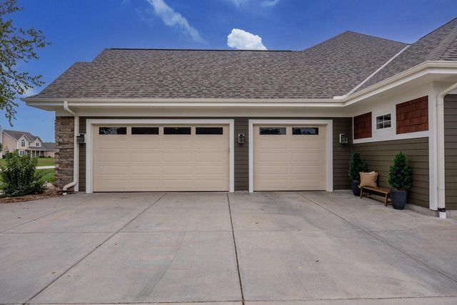 S84W33185 Brown Bear LANE, Mukwonago, WI 53149