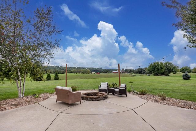 S84W33185 Brown Bear LANE, Mukwonago, WI 53149