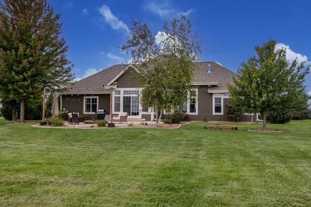 S84W33185 Brown Bear LANE, Mukwonago, WI 53149