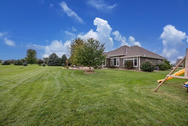 S84W33185 Brown Bear LANE, Mukwonago, WI 53149
