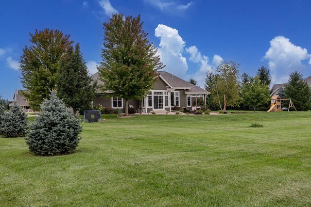 S84W33185 Brown Bear LANE, Mukwonago, WI 53149