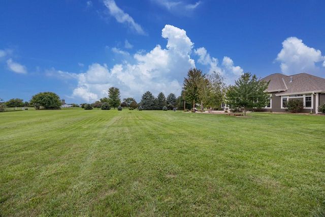 S84W33185 Brown Bear LANE, Mukwonago, WI 53149