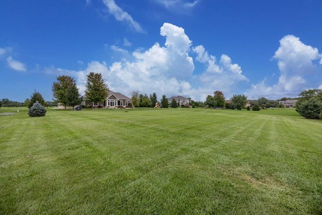 S84W33185 Brown Bear LANE, Mukwonago, WI 53149