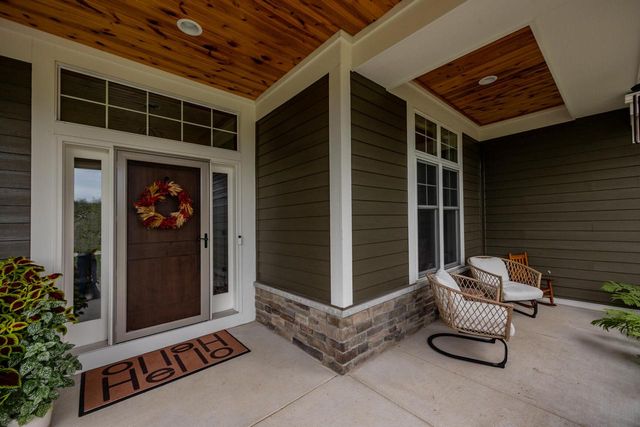 S84W33185 Brown Bear LANE, Mukwonago, WI 53149