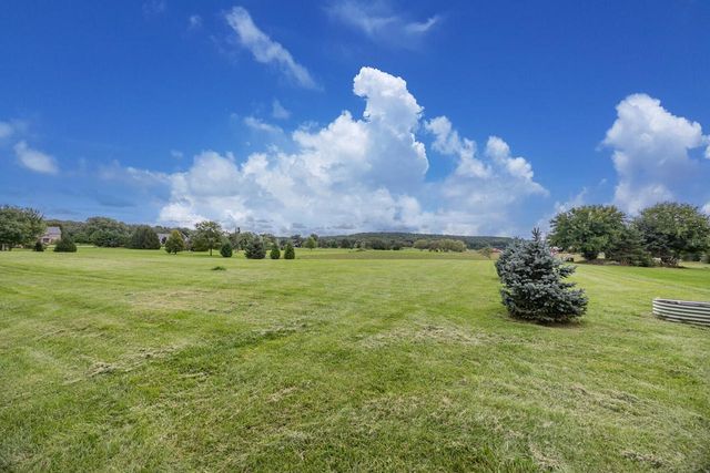 S84W33185 Brown Bear LANE, Mukwonago, WI 53149