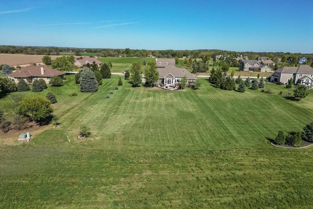 S84W33185 Brown Bear LANE, Mukwonago, WI 53149