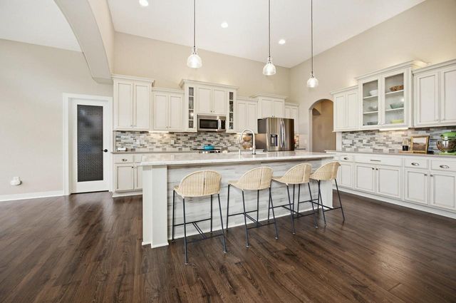 S84W33185 Brown Bear LANE, Mukwonago, WI 53149