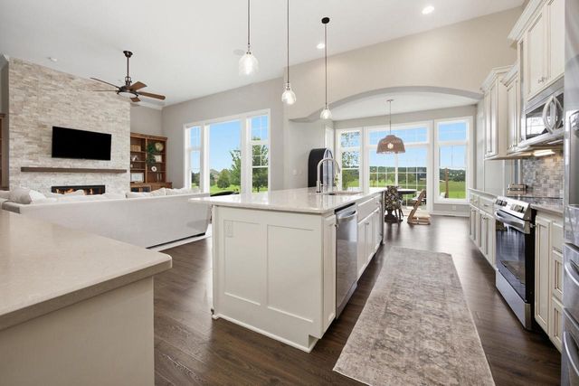 S84W33185 Brown Bear LANE, Mukwonago, WI 53149