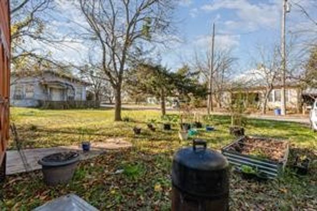 1713 Sycamore Street, Commerce, TX 75428