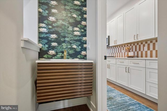 527 CHRISTIAN ST, Philadelphia, PA 19147