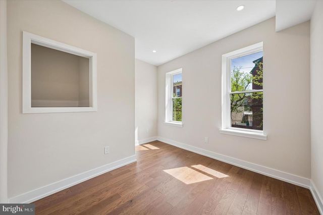 527 CHRISTIAN ST, Philadelphia, PA 19147