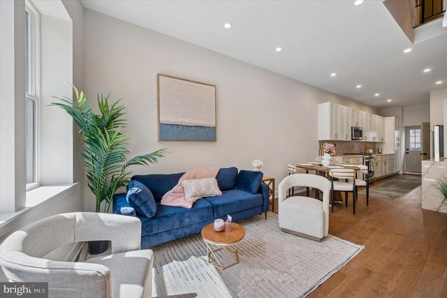 527 CHRISTIAN ST, Philadelphia, PA 19147