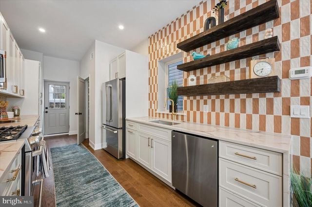 527 CHRISTIAN ST, Philadelphia, PA 19147