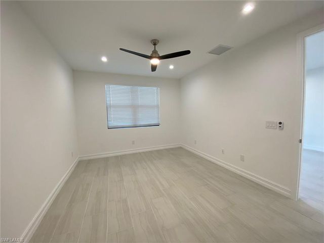 7530 Rockefeller DR, Naples, FL 34119