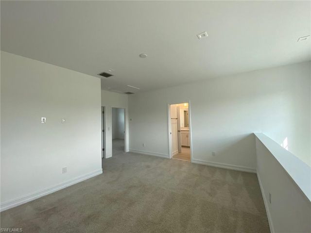 7530 Rockefeller DR, Naples, FL 34119