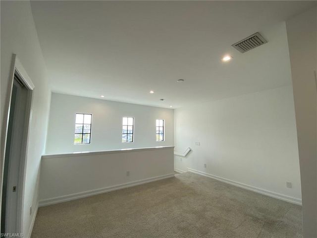7530 Rockefeller DR, Naples, FL 34119