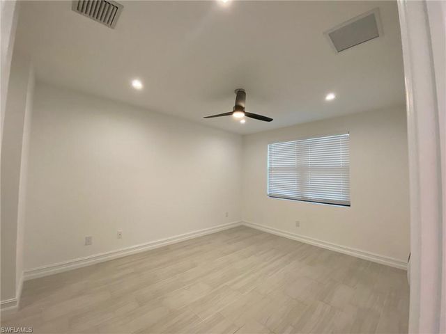 7530 Rockefeller DR, Naples, FL 34119