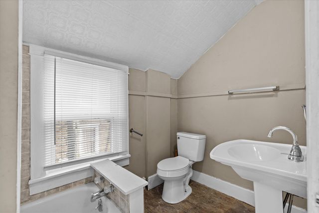 415 N 9TH ST, Columbia, MO 65201