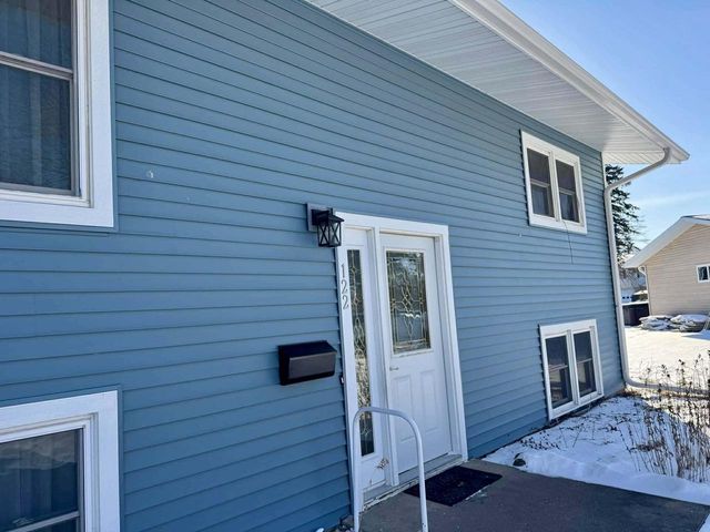 122 Circle Drive, Randolph, WI 53956