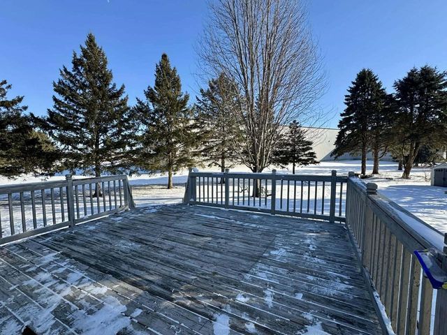 122 Circle Drive, Randolph, WI 53956