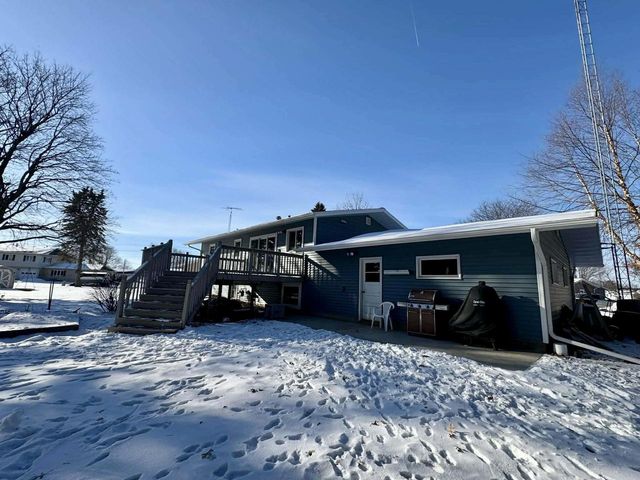 122 Circle Drive, Randolph, WI 53956