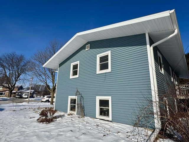 122 Circle Drive, Randolph, WI 53956