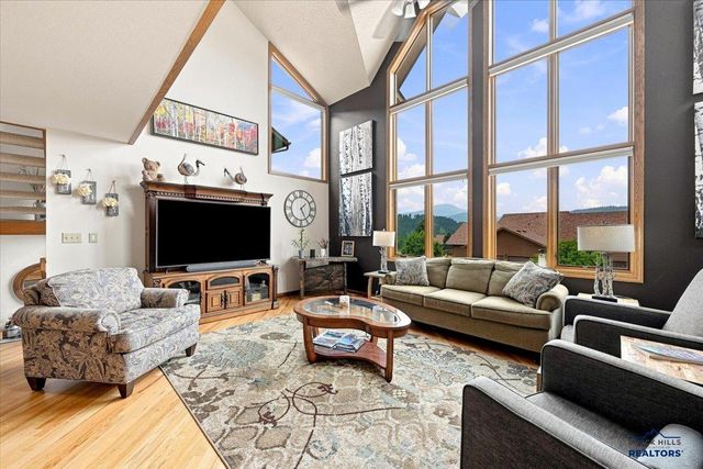 250 FAIRWAY DR, Spearfish, SD 57783